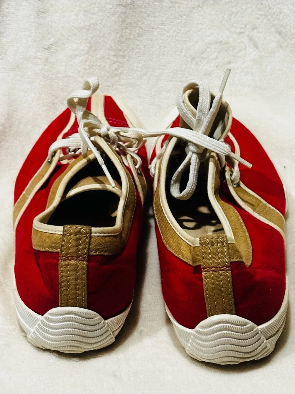 The Swank Company Womens Sz 8M  Red Cream Fashion Sneakers Designer Casual Bold